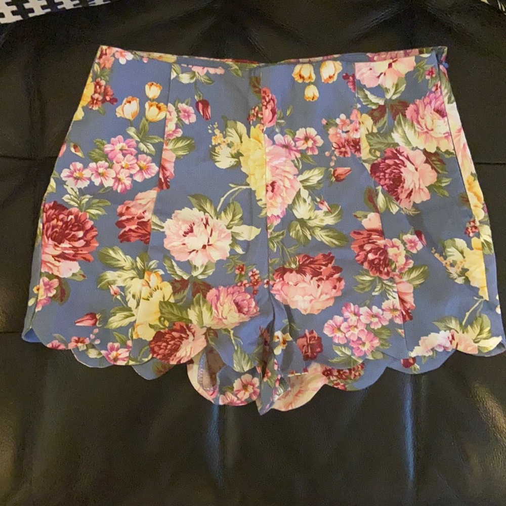 EUC LUSH Flower print shorts